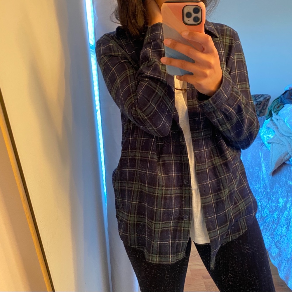 ❌ SOLD! Forever 21 Plaid Button Down Flannel - Picture 3 of 5